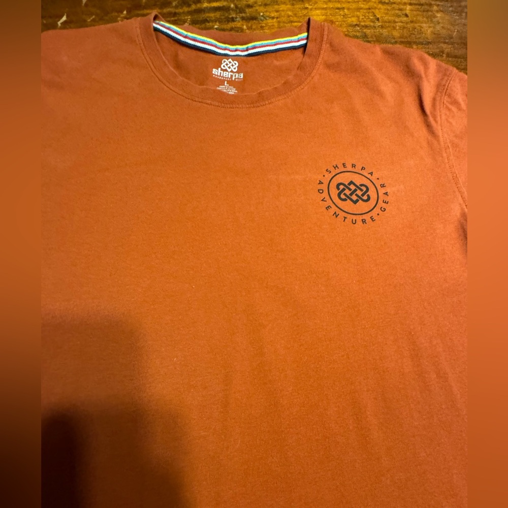 MEN’S SHERPA ADVENTURE GEAR SUMMIT ORGANIC COTTON T-SHIRTl